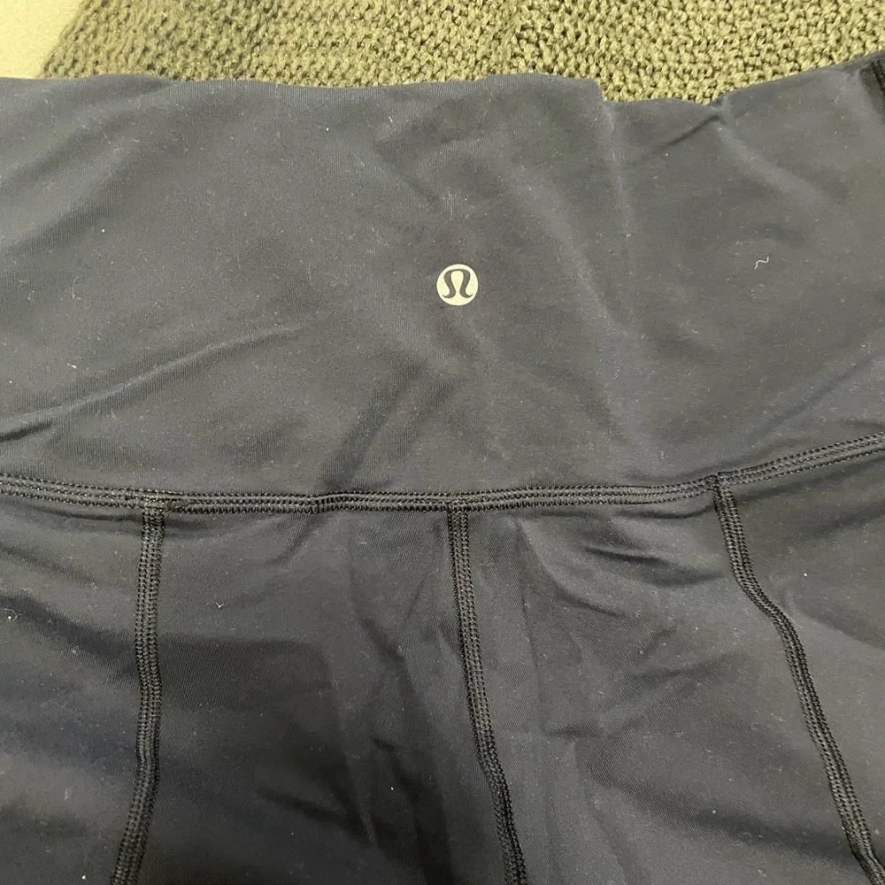 Lululemon - Picture 2 of 3